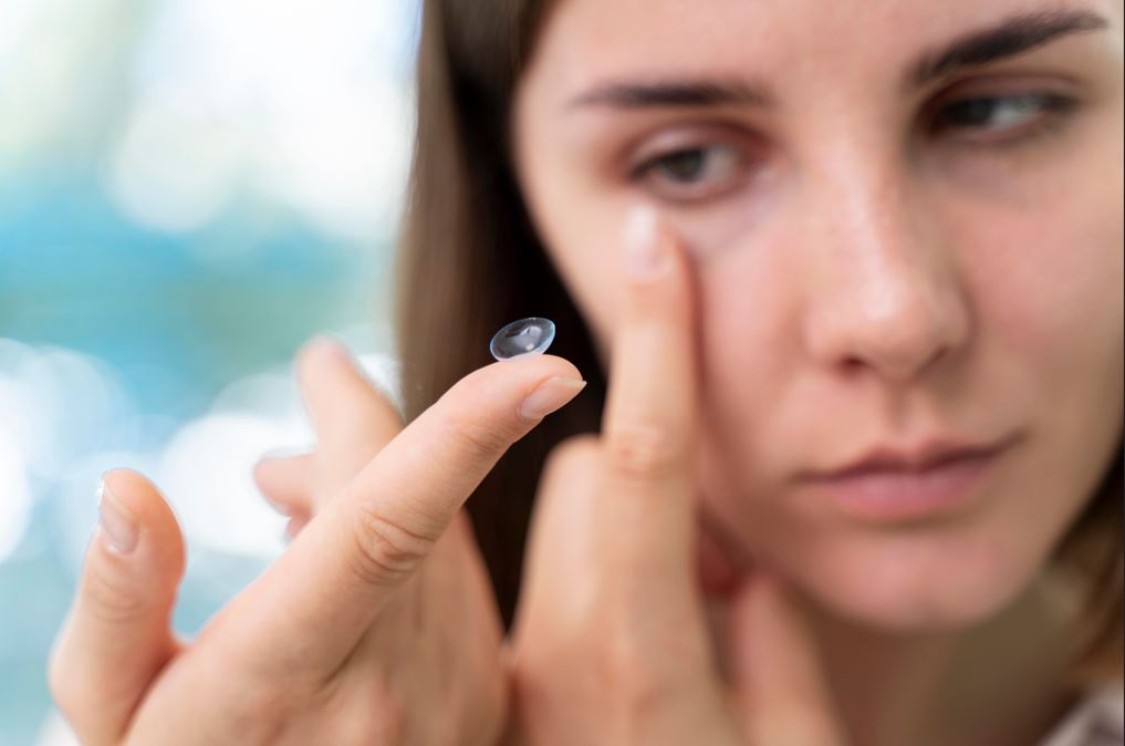 ¿Cómo debo conservar las lentillas en verano?